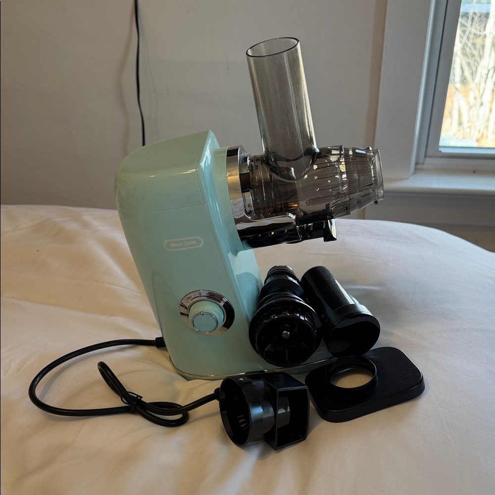 Horizontal Cold Press Juicer - Mint Green
